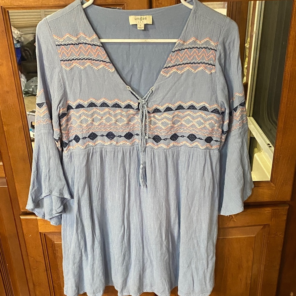 Umgee Light Blue Tunic with Pink and Navy Embroidery Small Flowy Fall